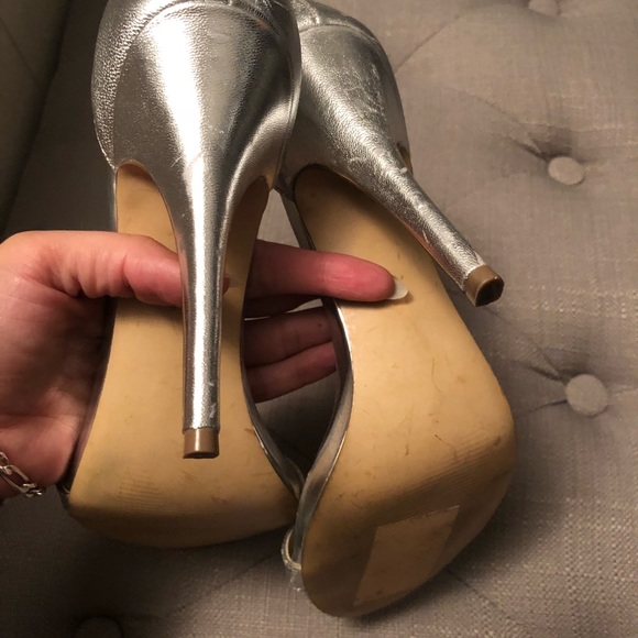 Silver Steve Madden heels - Picture 3 of 3
